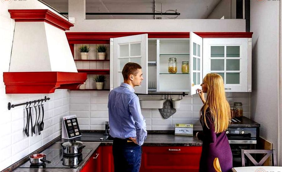 дизайнер-консультант по кухням