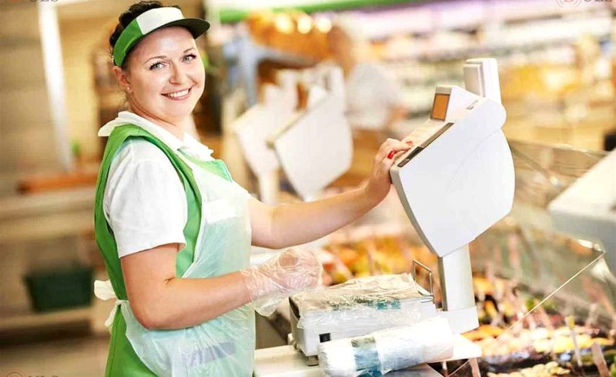 кассир в продуктовый магазин