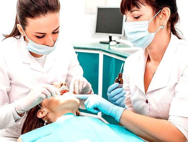 медсестра (ассистент врача-стоматолога)