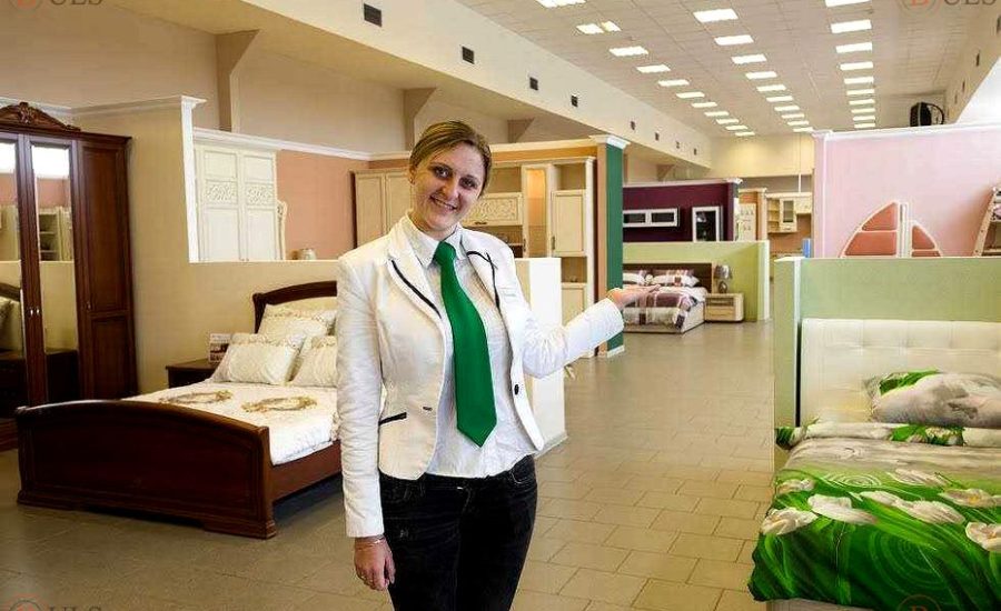менеджер в салон мебели