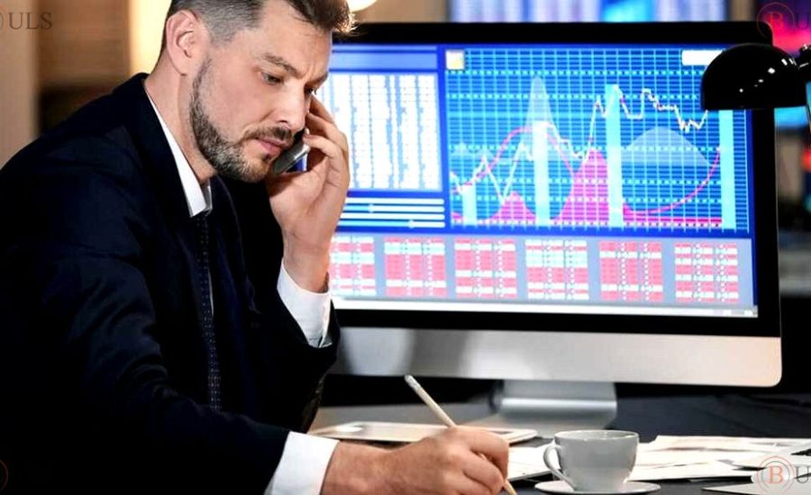 младший финансовый аналитик