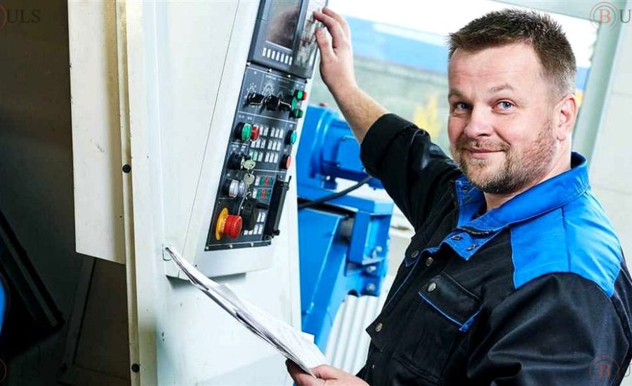 оператор обрабатывающего центра с ЧПУ