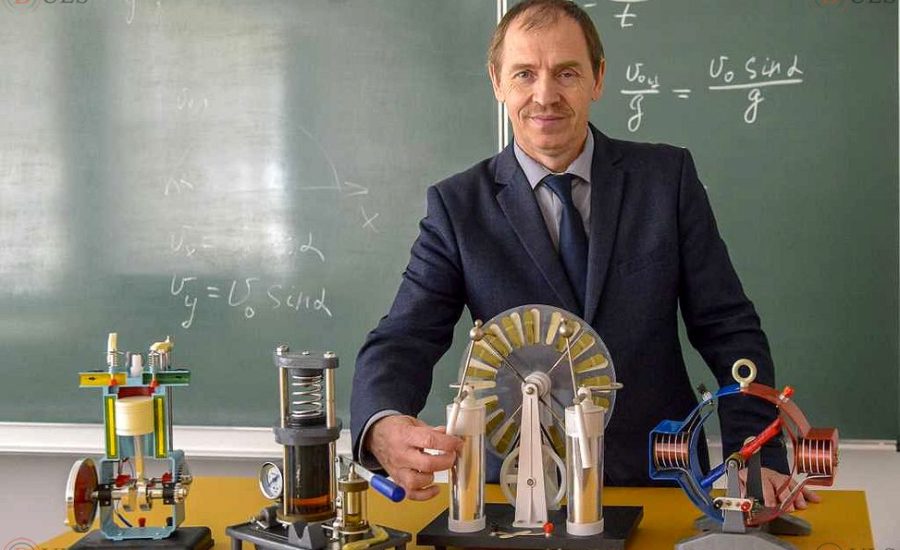 преподаватель физики
