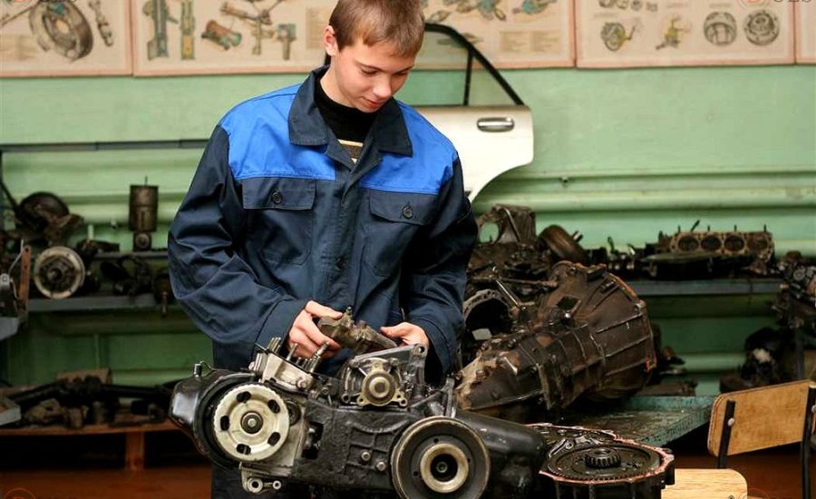 слесарь по ремонту спецтехники