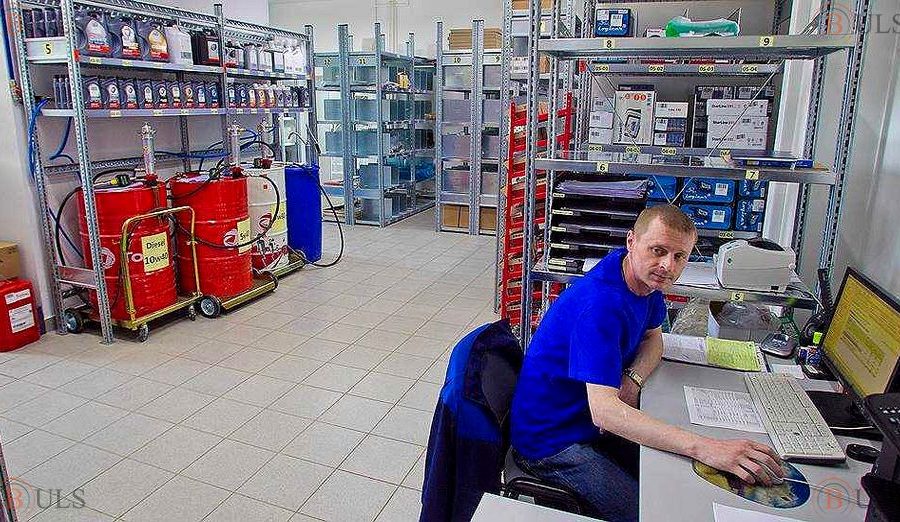 специалист по подбору запасных частей