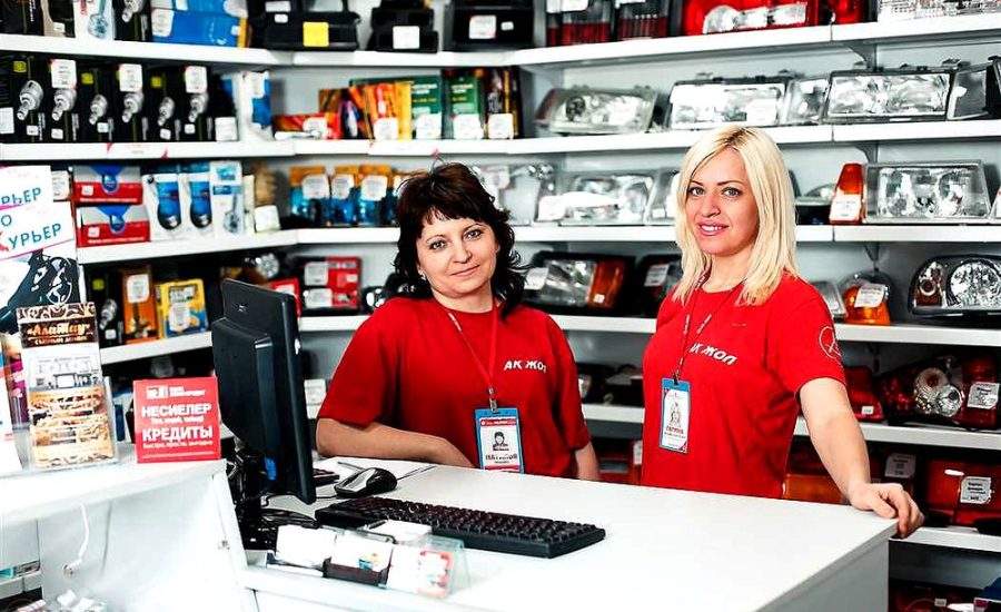 специалист по продаже запасных частей