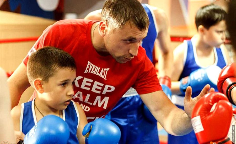 тренер по боксу